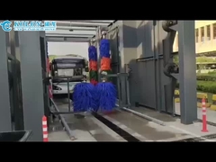 Kolon 6 borstels rijden door wasmachines rollover hoge druk