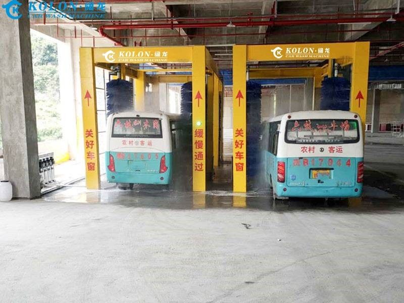 KOLON Waterdruk 0,3-0,5 MPa Automatische busreinigingsmachine voor snel en effectief reinigen